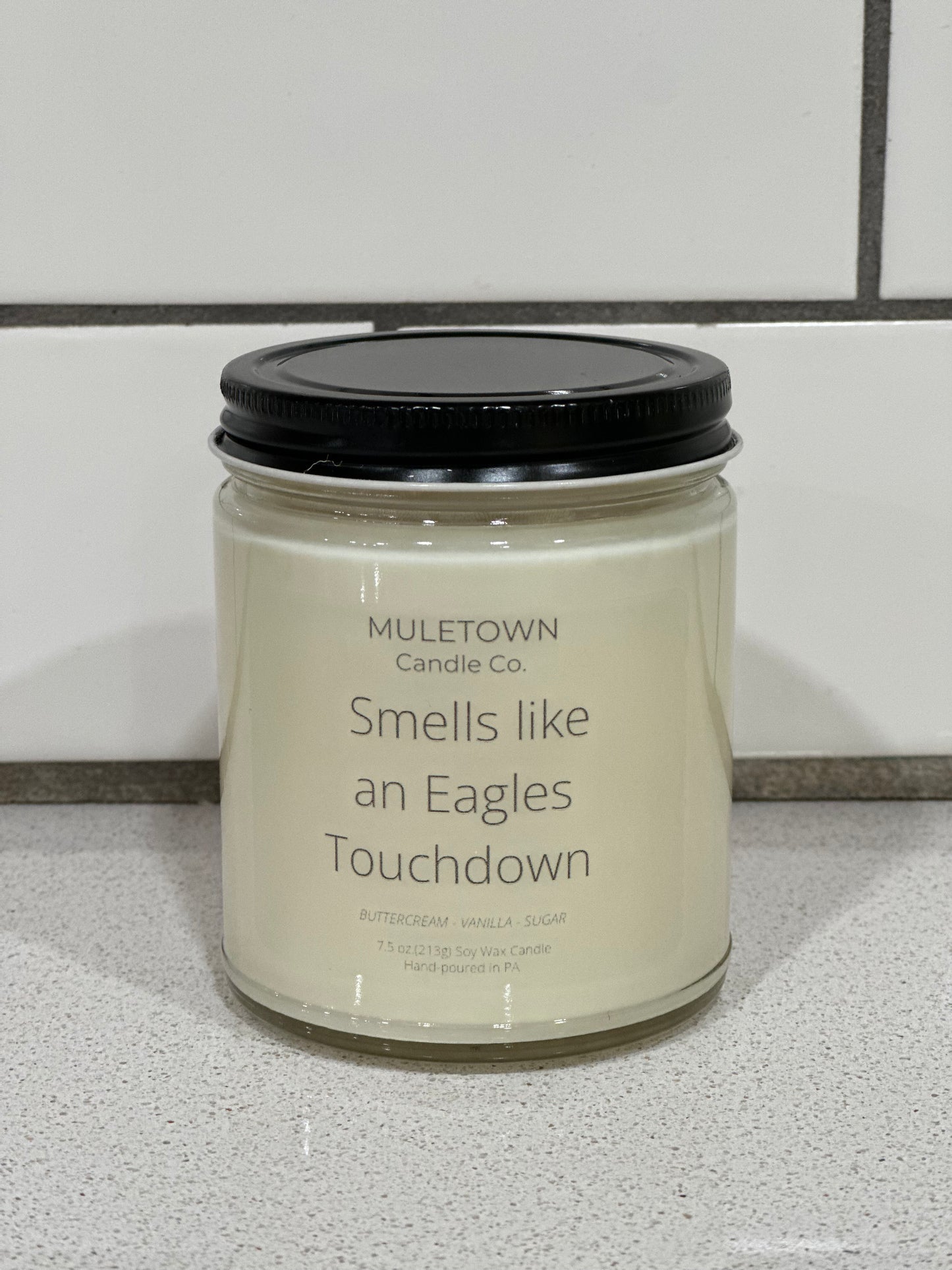 Smells like an Eagles Touchdown Candle